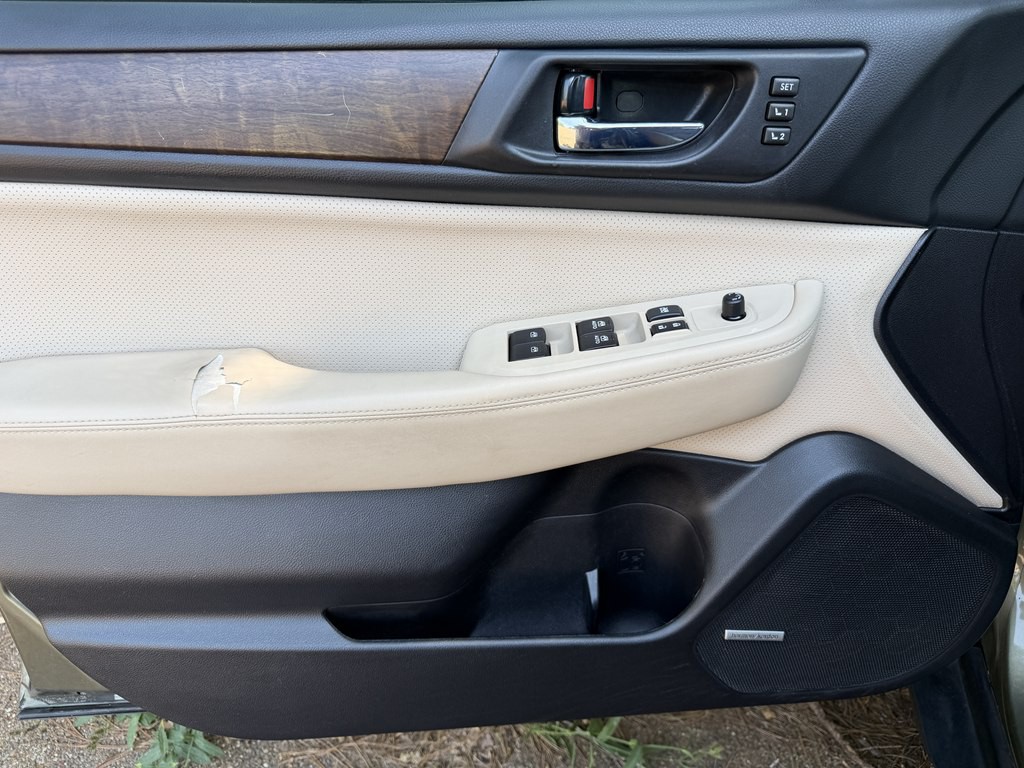 2017 Subaru Outback Image 12