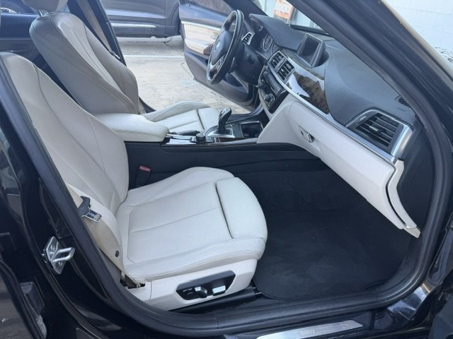 2016 BMW 3 Series Image 10