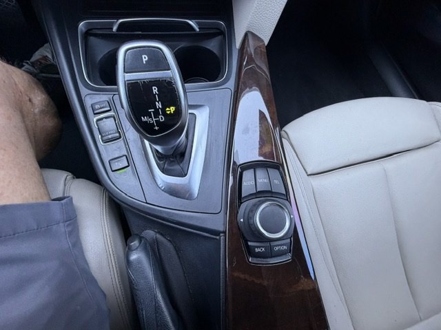 2016 BMW 3 Series Image 12
