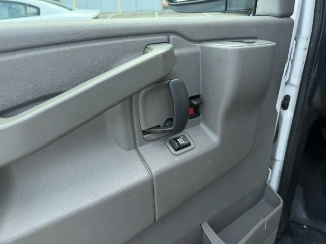 2019 Chevrolet Express Image 5
