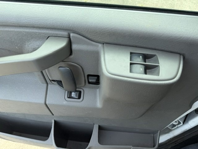 2019 Chevrolet Express Image 6