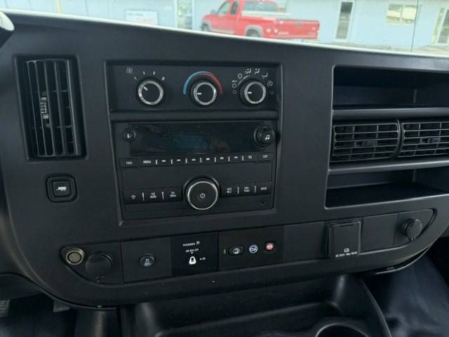 2019 Chevrolet Express Image 17