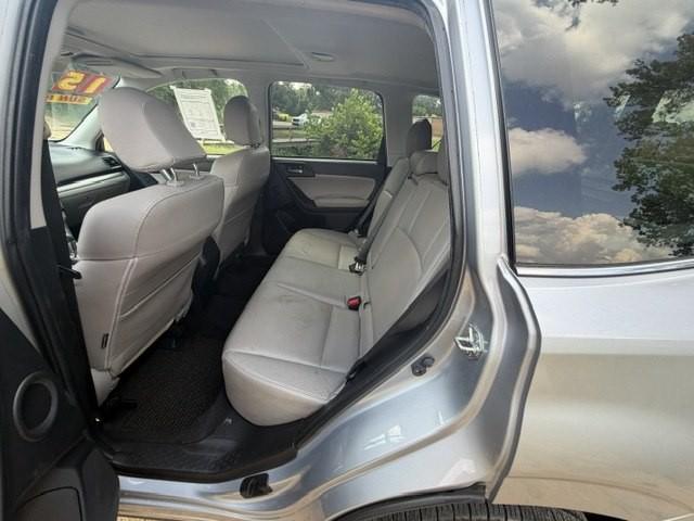 2015 Subaru Forester Image 16