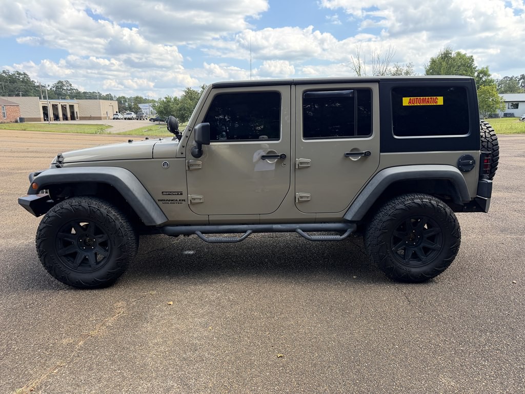 2017 Jeep Wrangler Unlimited Image 2
