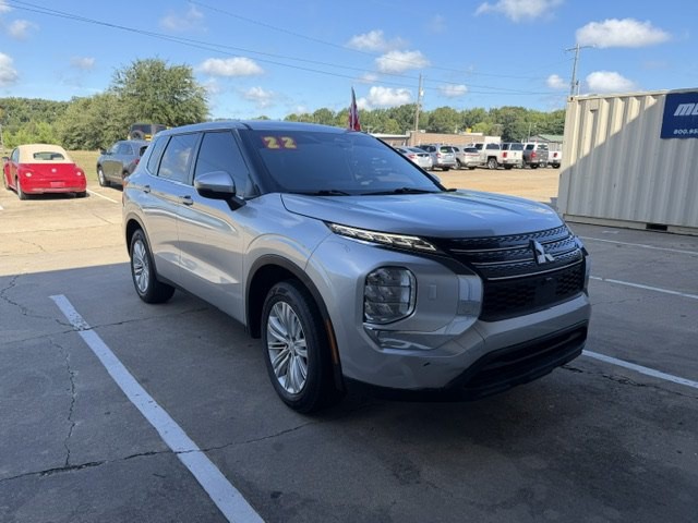 2022 Mitsubishi Outlander Image 4
