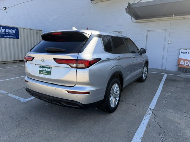 2022 Mitsubishi Outlander Image 21