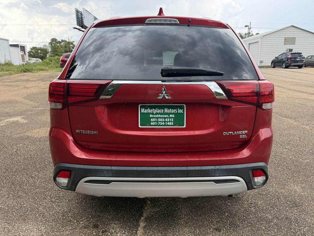 2019 Mitsubishi Outlander Image 4