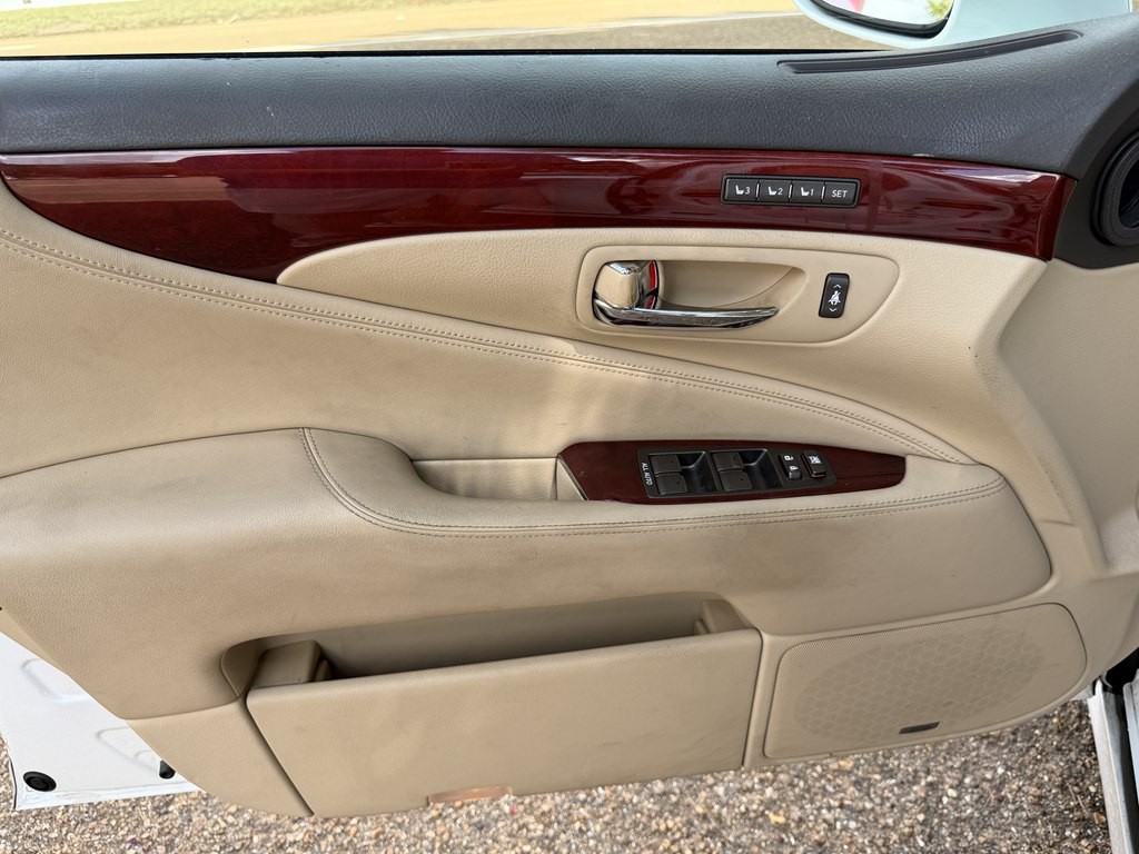 2007 Lexus LS 460 Image 9