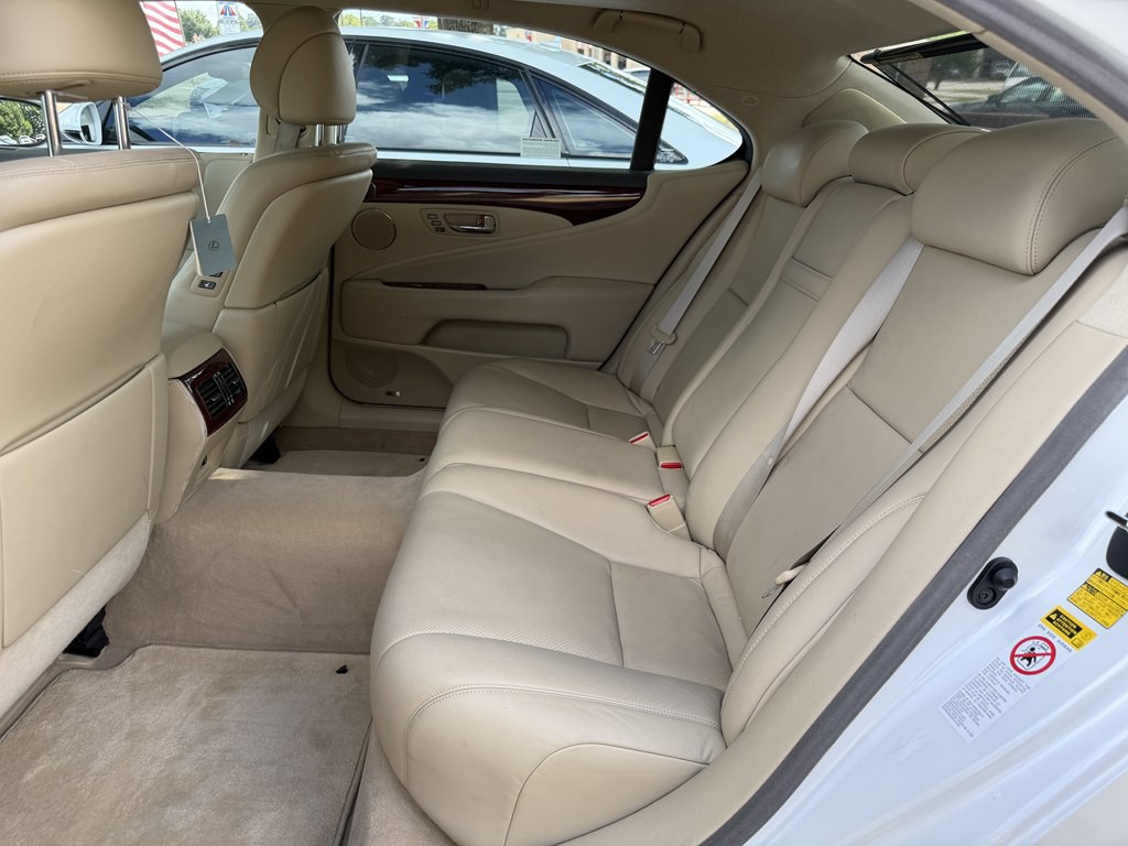 2007 Lexus LS 460 Image 11