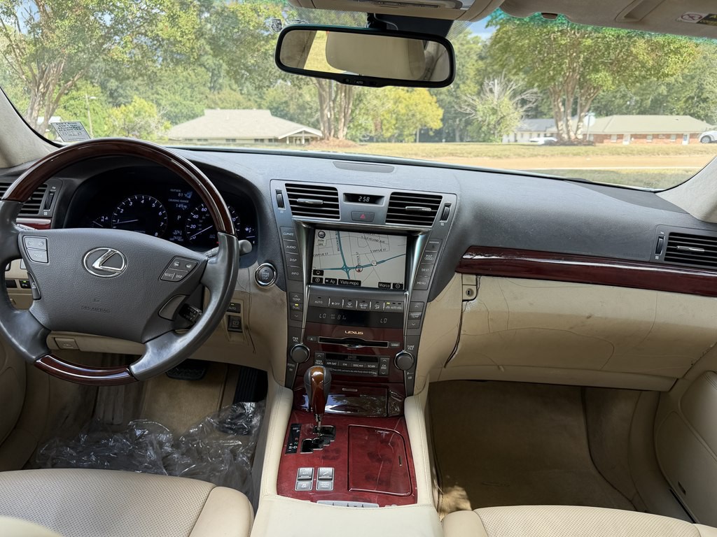 2007 Lexus LS 460 Image 13