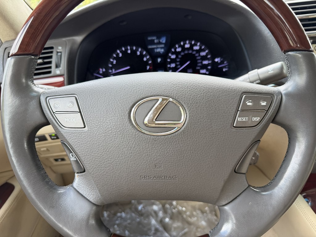 2007 Lexus LS 460 Image 18