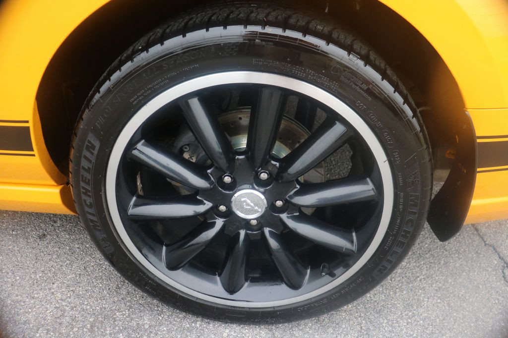 2013 Ford Mustang Image 8