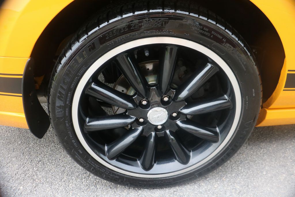 2013 Ford Mustang Image 11