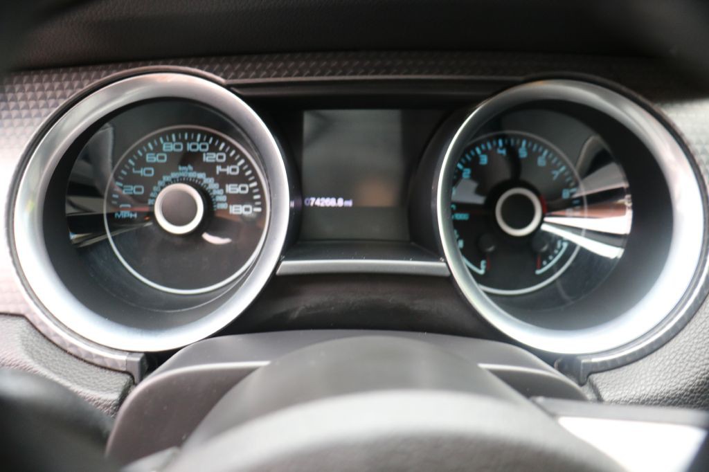 2013 Ford Mustang Image 15