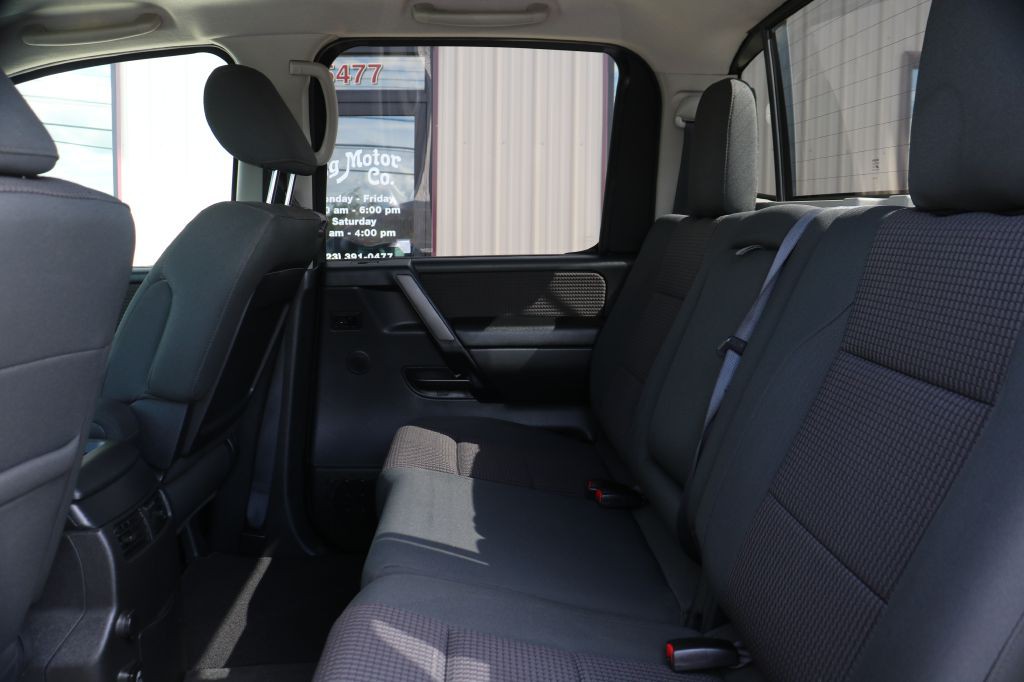 2013 Nissan Titan Image 13