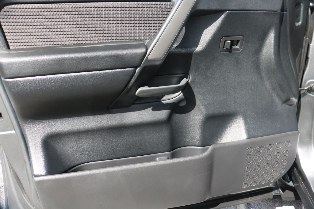 2013 Nissan Titan Image 21