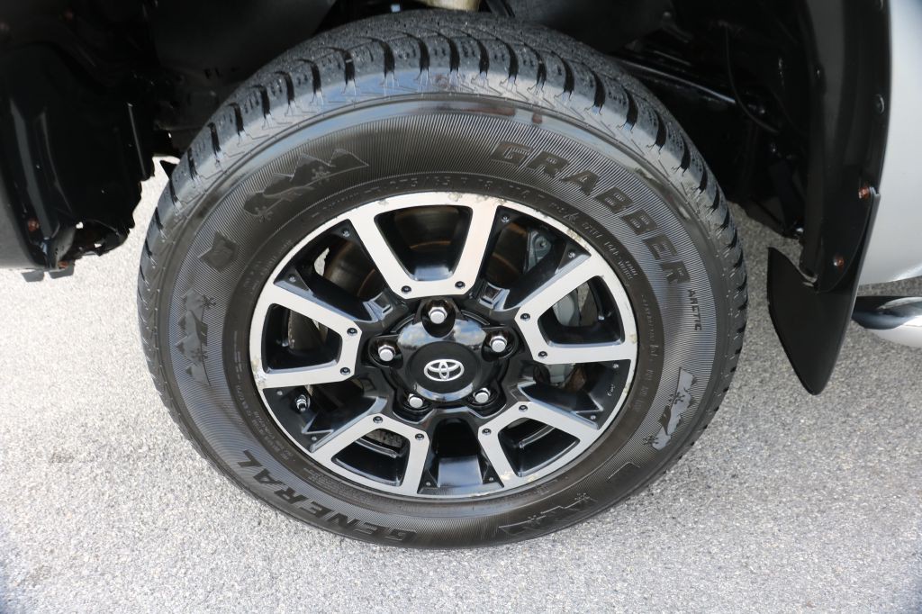 2016 Toyota Tundra Image 9