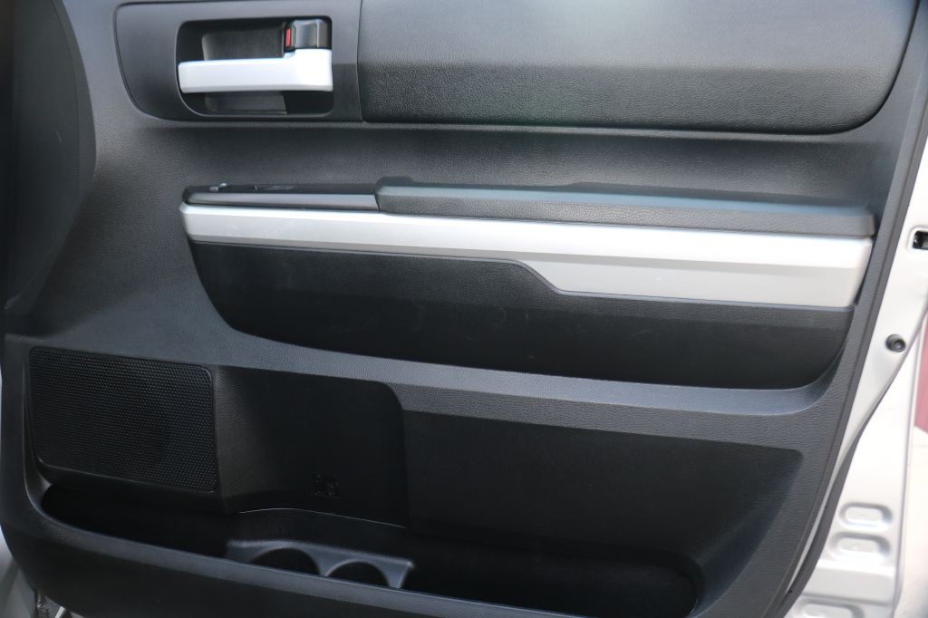 2016 Toyota Tundra Image 24