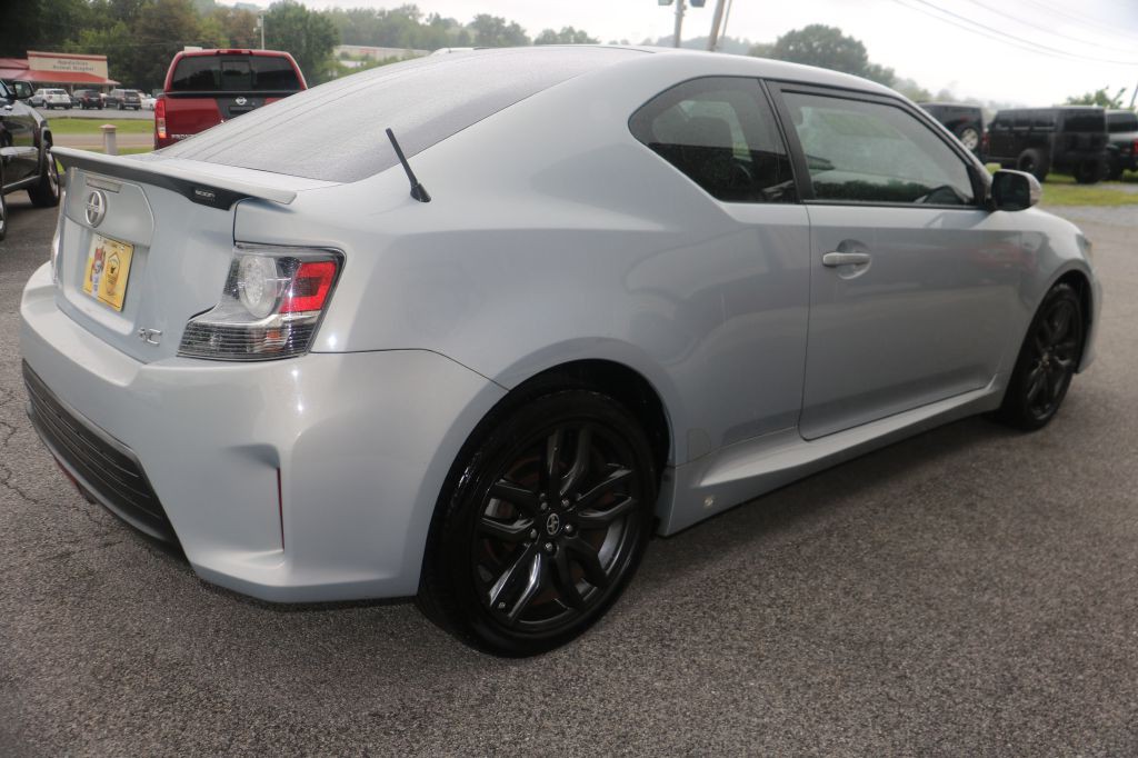 2014 Scion tC Image 5