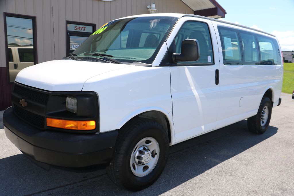 2015 Chevrolet Express Image 2