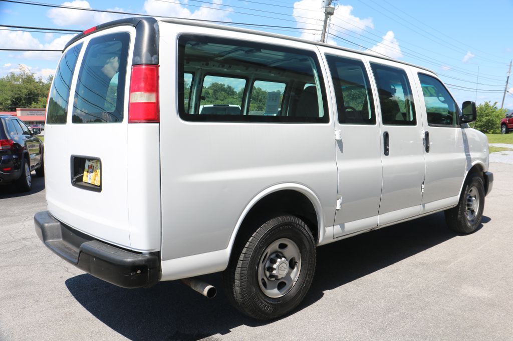 2015 Chevrolet Express Image 5