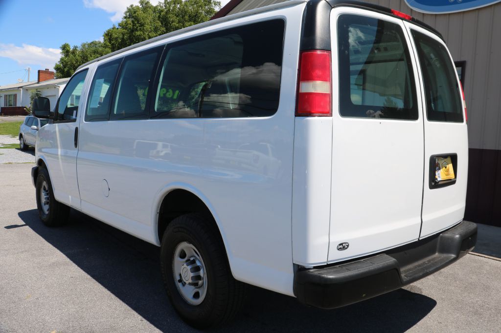 2015 Chevrolet Express Image 7