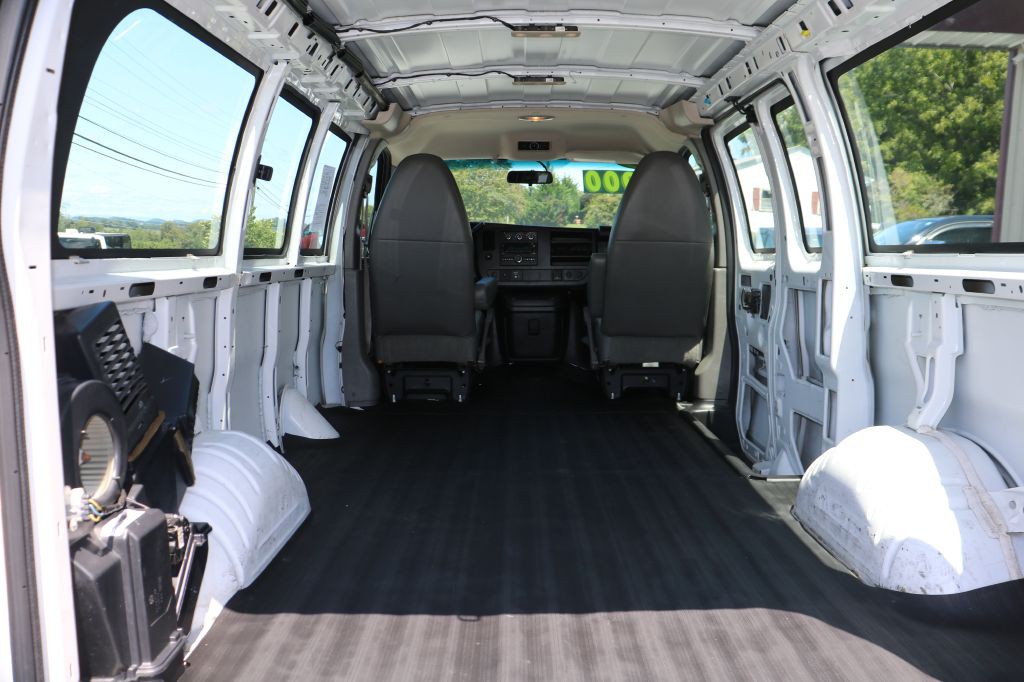 2015 Chevrolet Express Image 10
