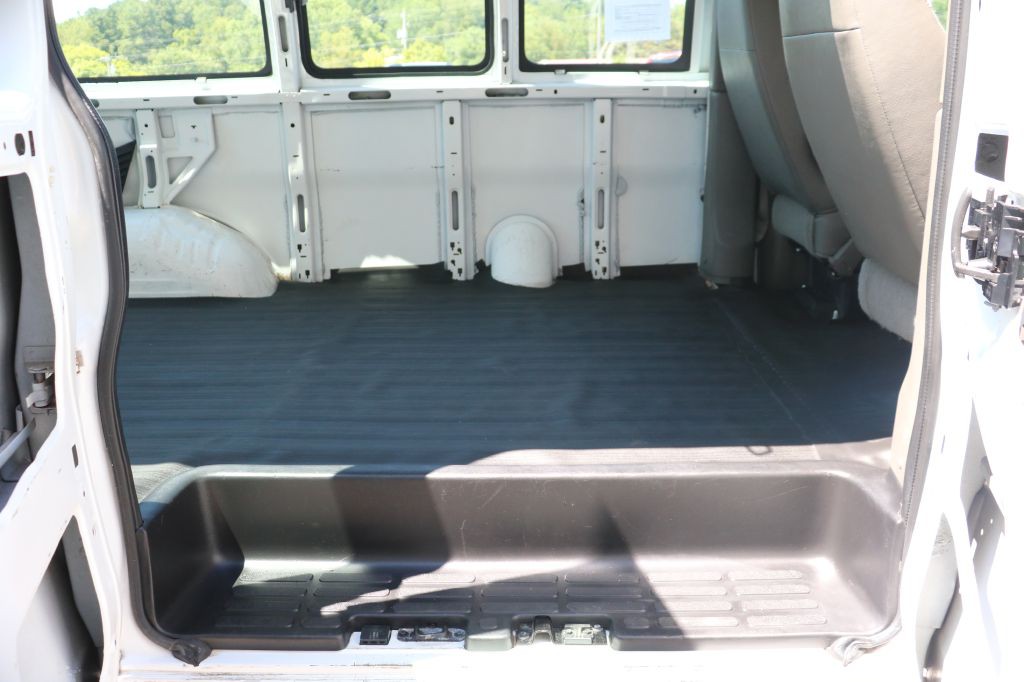 2015 Chevrolet Express Image 14