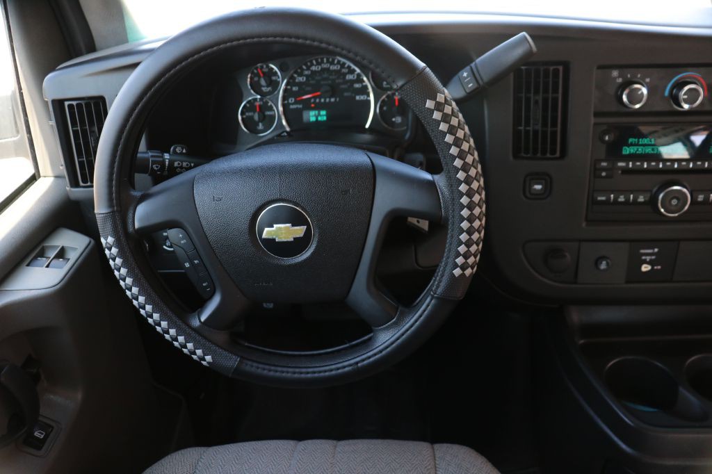 2015 Chevrolet Express Image 15