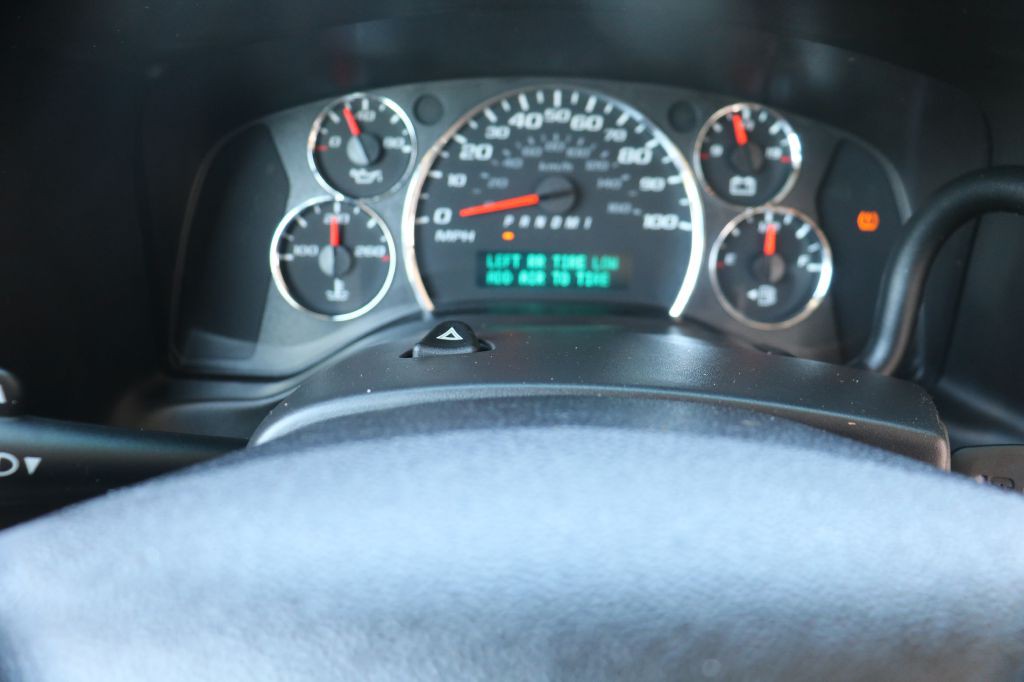 2015 Chevrolet Express Image 16