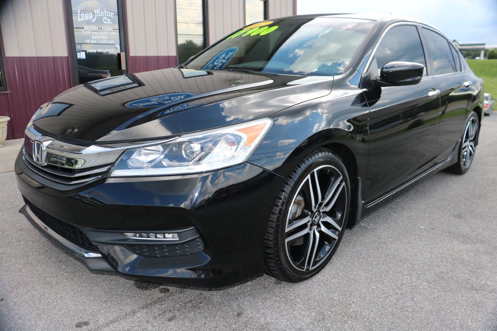 2017 Honda Accord Image 2