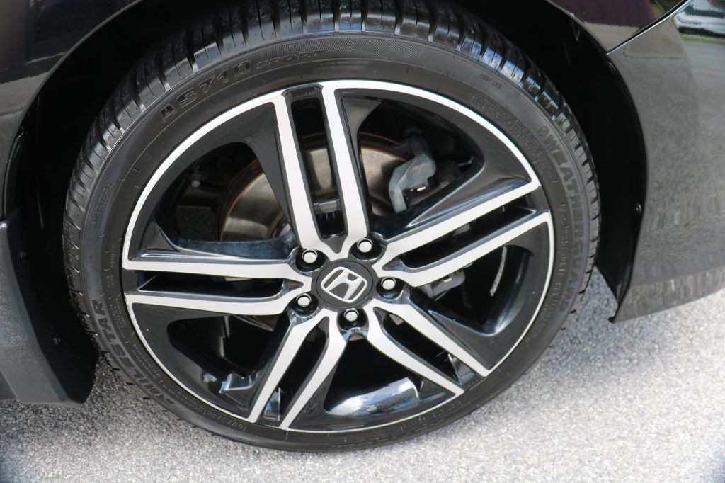 2017 Honda Accord Image 10