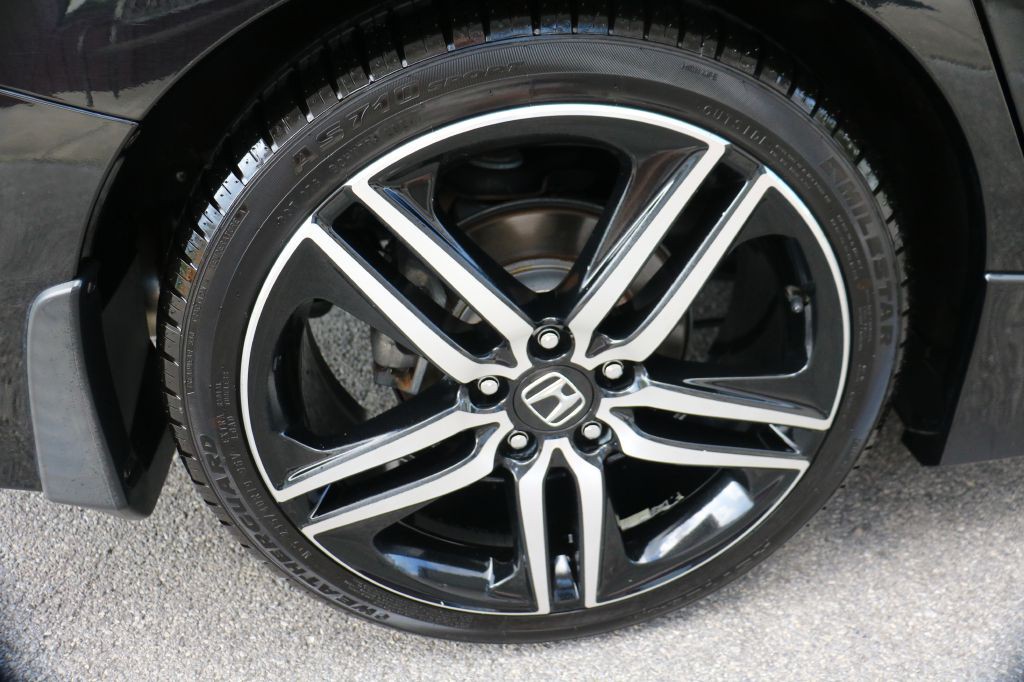 2017 Honda Accord Image 11