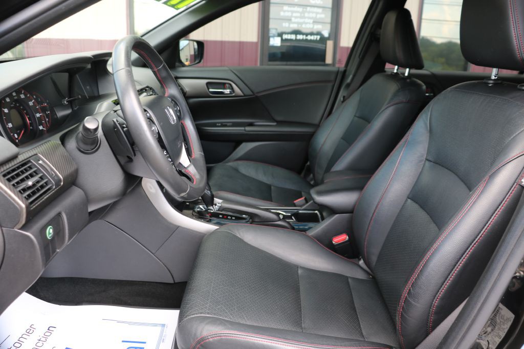2017 Honda Accord Image 16