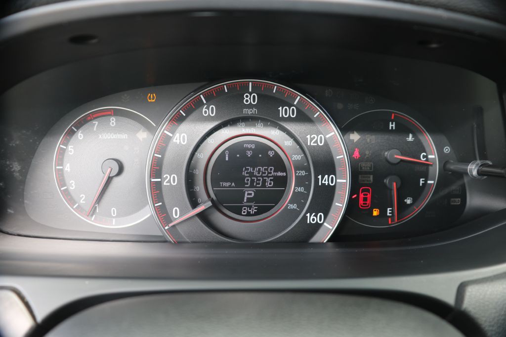 2017 Honda Accord Image 18