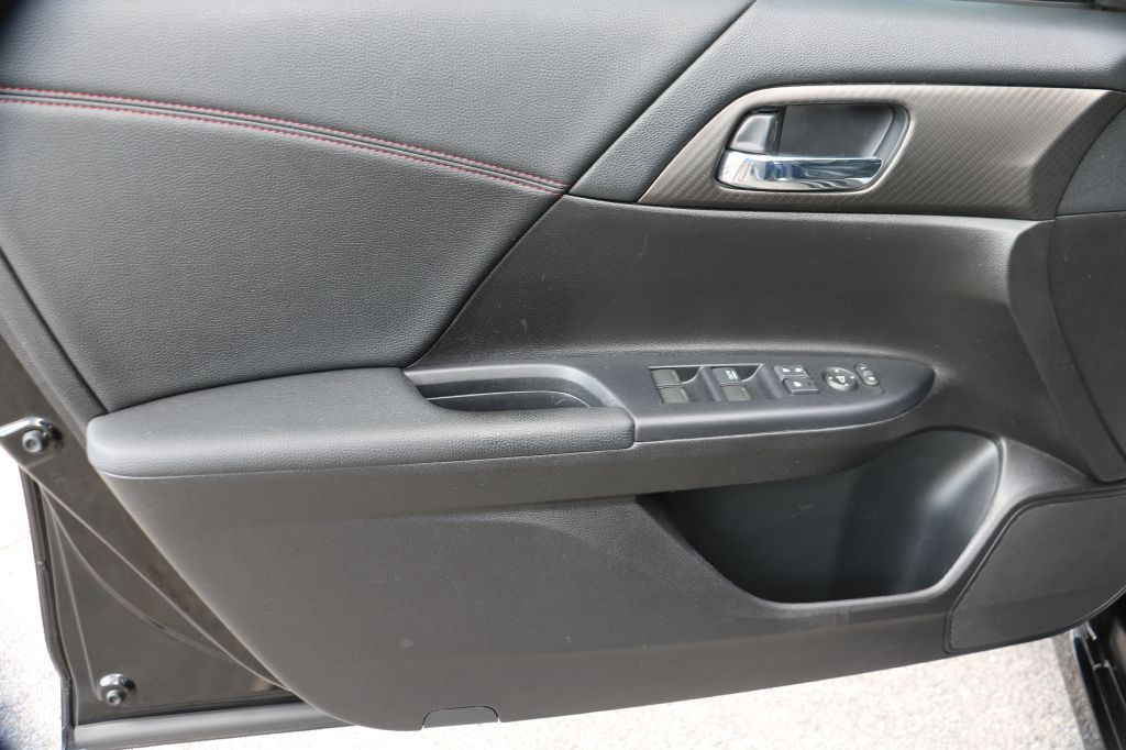 2017 Honda Accord Image 22