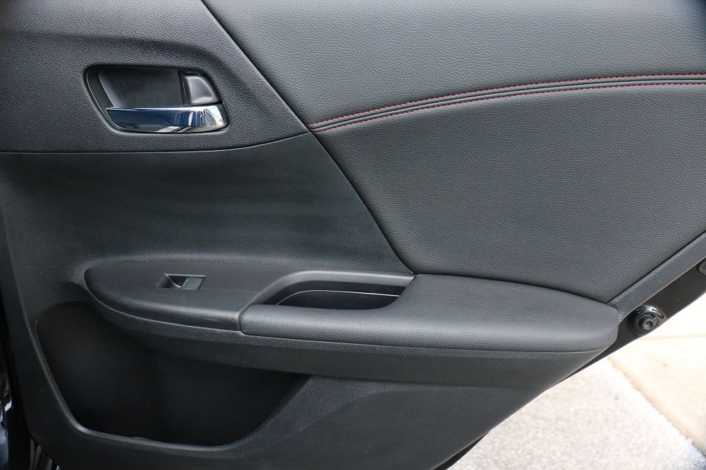 2017 Honda Accord Image 24