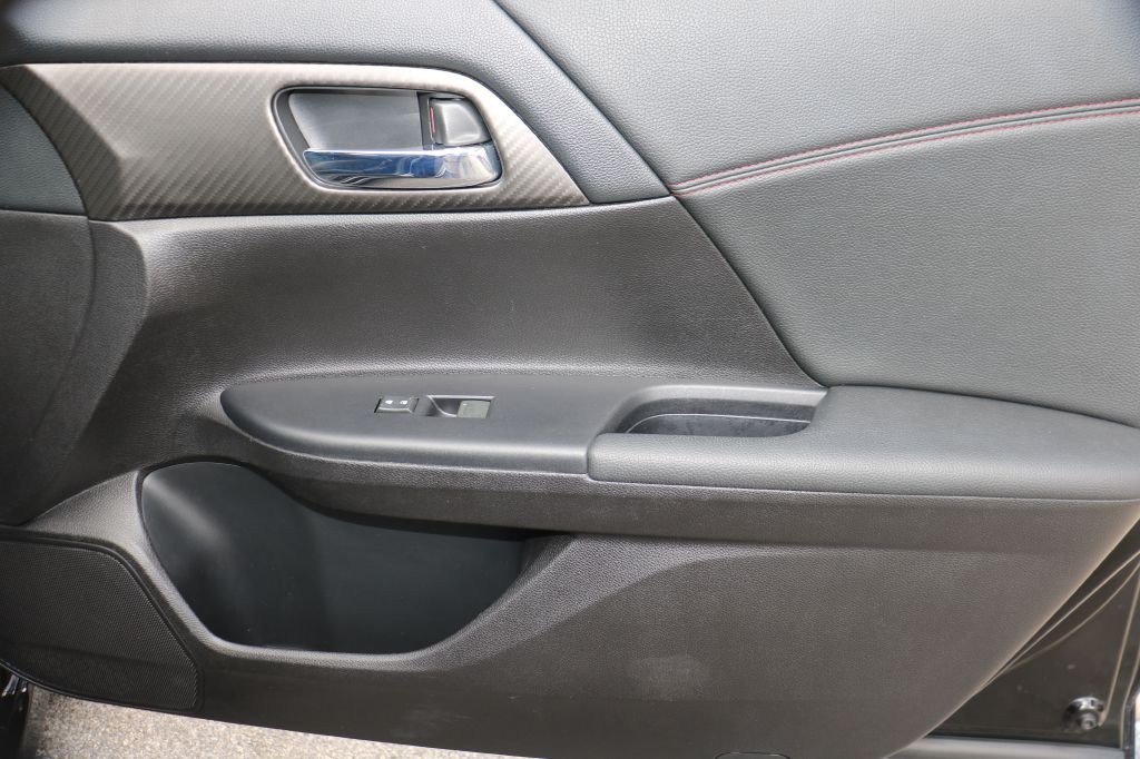 2017 Honda Accord Image 25