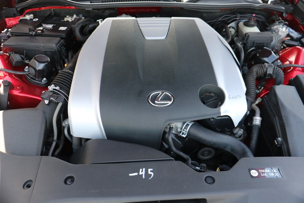 2015 Lexus RC Image 20