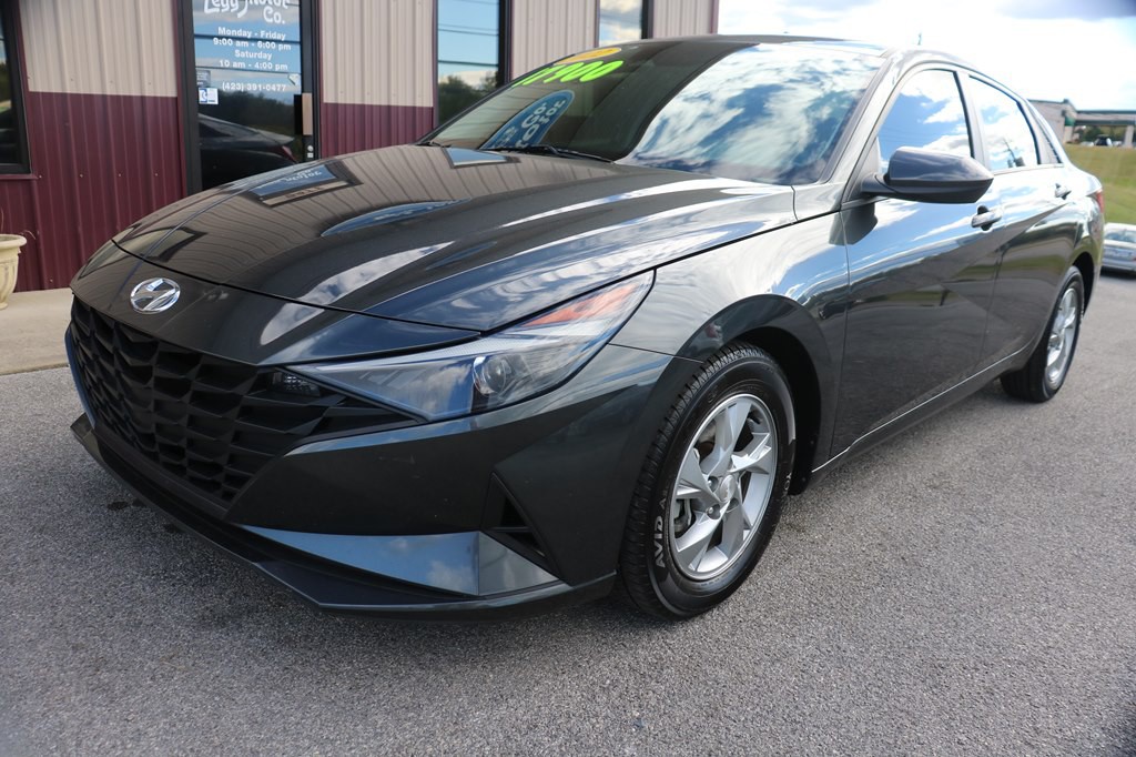 2022 Hyundai Elantra Image 2