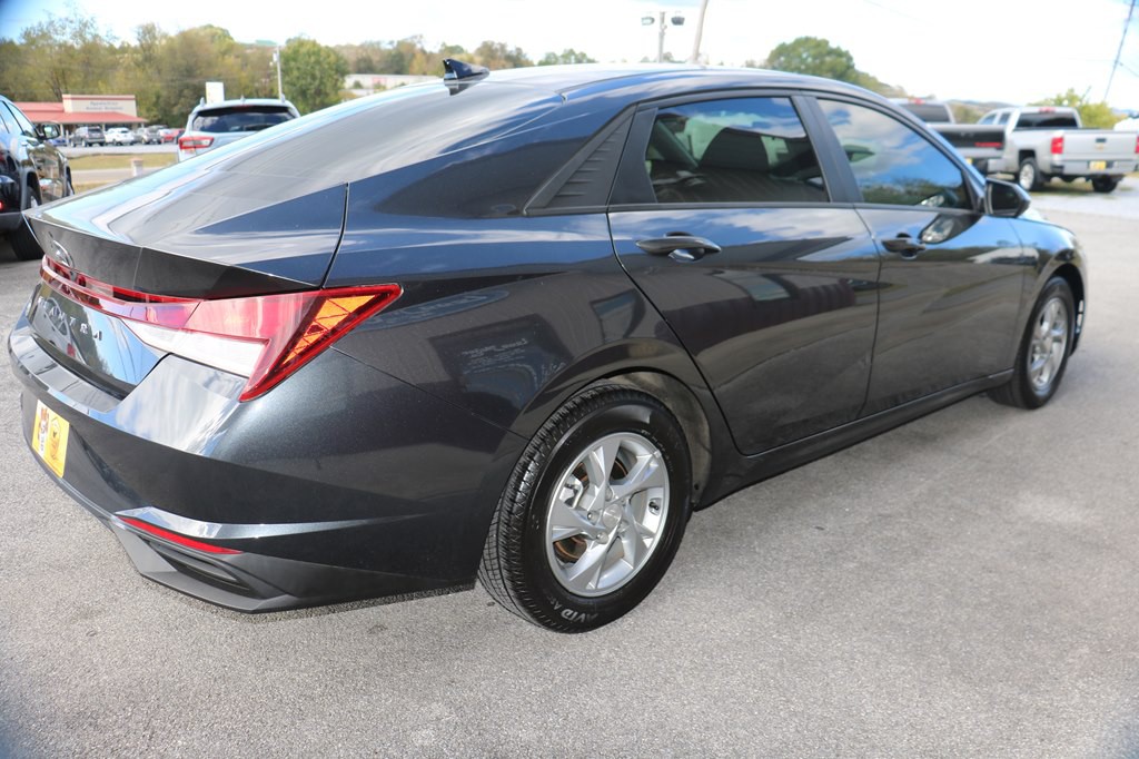 2022 Hyundai Elantra Image 5