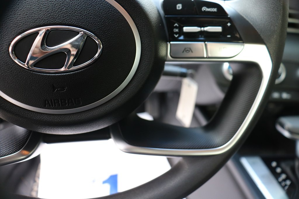 2022 Hyundai Elantra Image 13