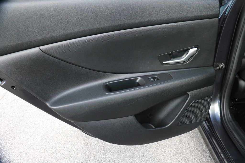 2022 Hyundai Elantra Image 17