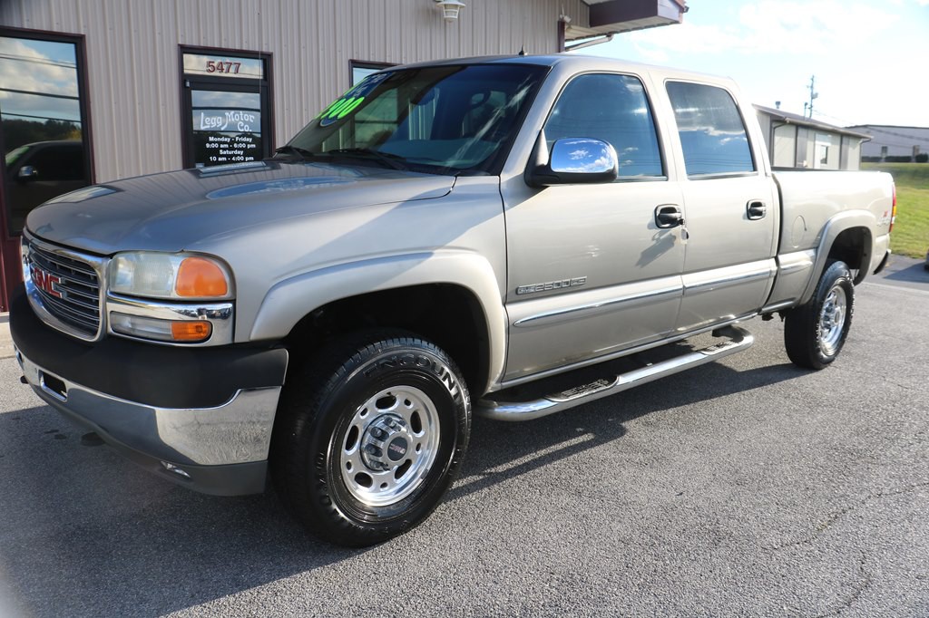 2001 GMC Sierra Image 2