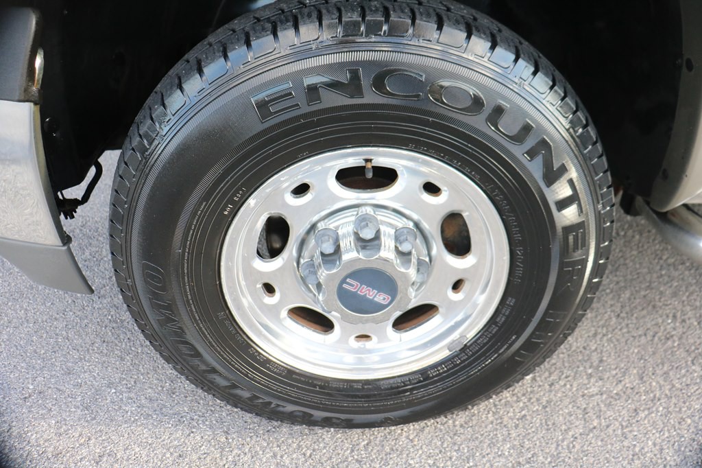 2001 GMC Sierra Image 9