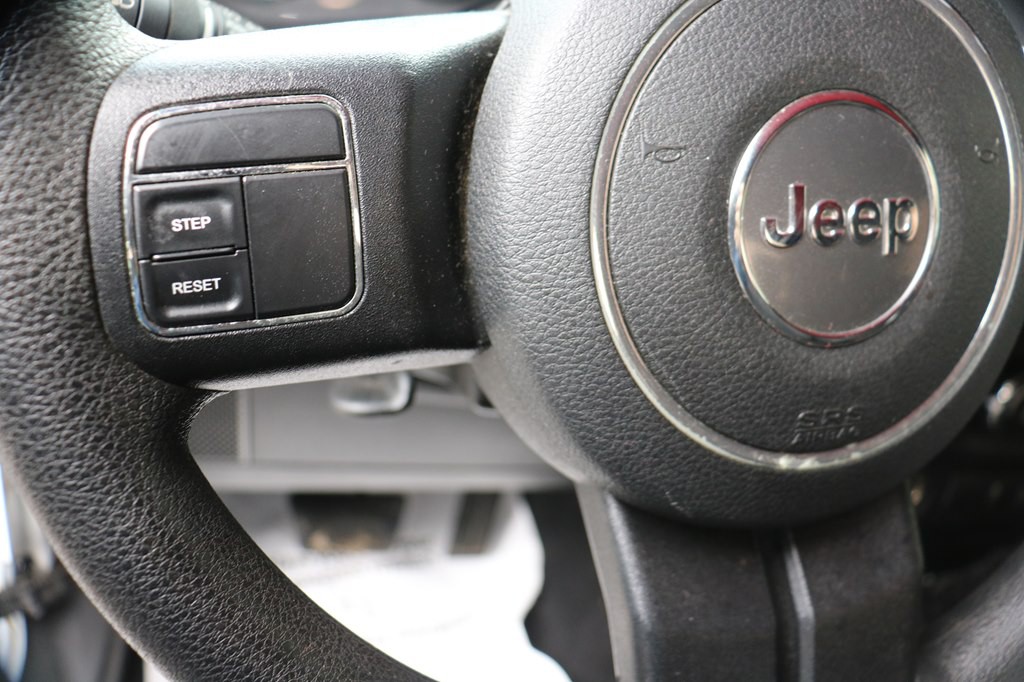 2016 Jeep Wrangler Image 11