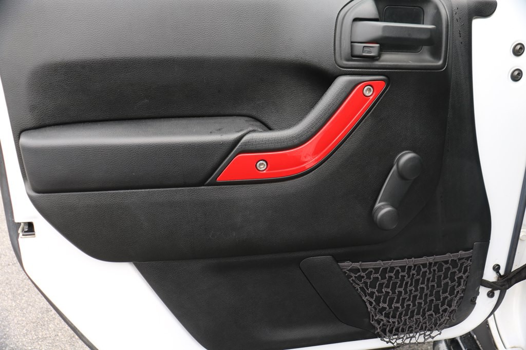 2016 Jeep Wrangler Image 18