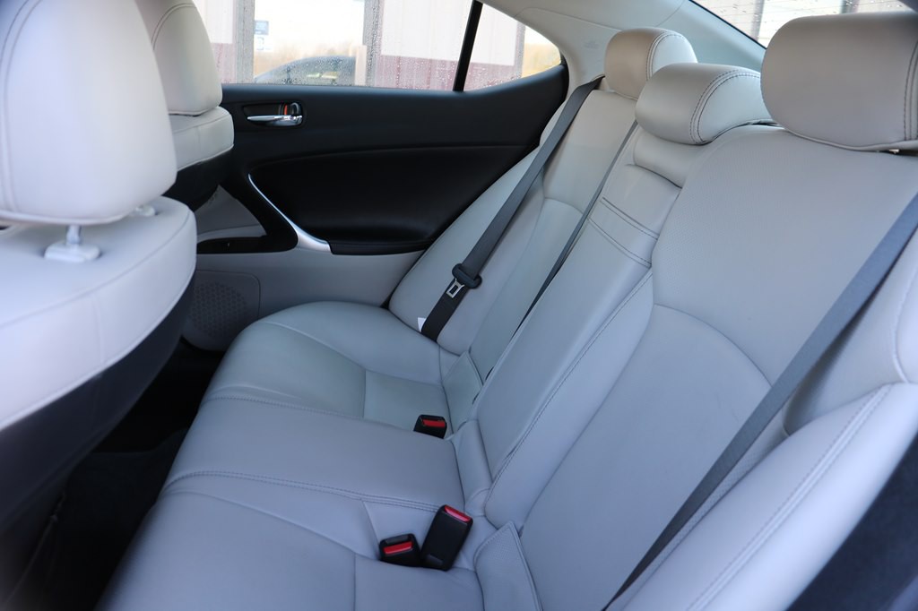 2009 Lexus IS Image 11