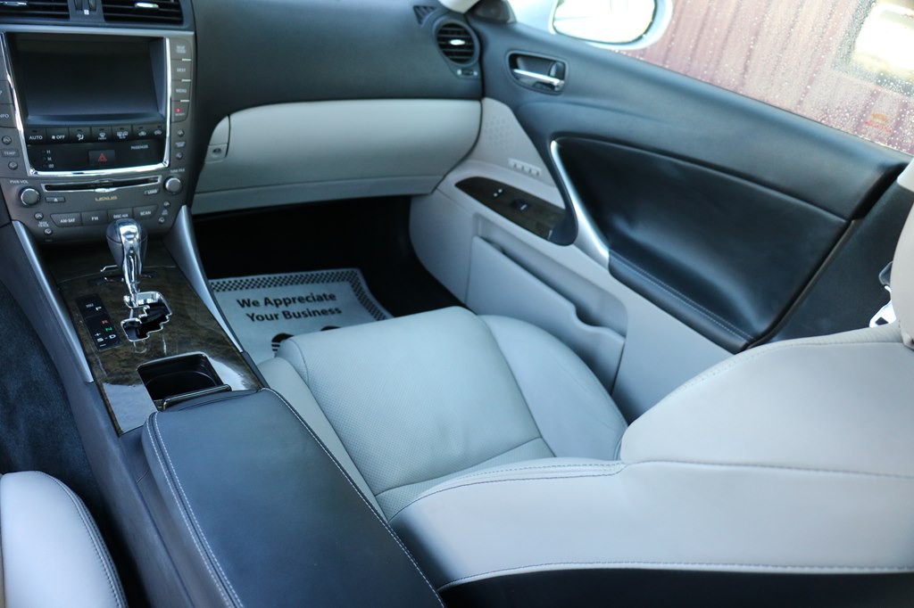 2009 Lexus IS Image 13