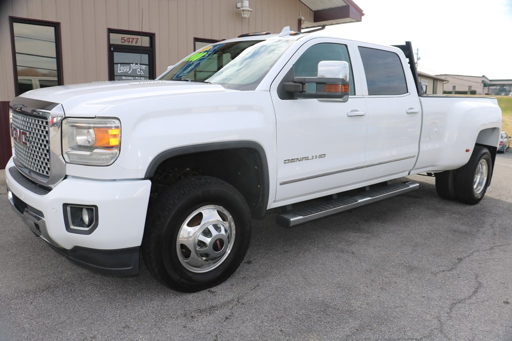 2015 GMC Sierra Image 2